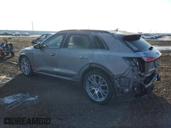 2021 Audi e-tron Prestige z VIN WA1VAAGE7MB017523, wystawiony jako Copart lot #36704493 z przebiegiem 8 204 mil mil oraz . Historia ofert i sprzedaży dostępna na DreamBid. Obrazek 2.