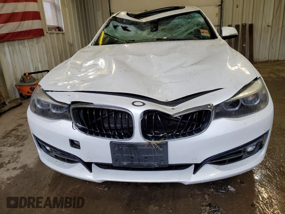 2018 BMW 3 Series 330i xDrive with VIN WBA8Z9C55JB220404, listed as a Copart auction lot 50084984 with 43,772 mi miles. Bid and sale history available at carsss.com. Image 5.