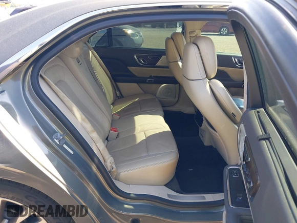2017 Lincoln Continental Reserve with VIN 1LN6L9RP8H5603584, listed as a IAAI auction lot 42110073 with 164,075 mi miles. Bid and sale history available at carsss.com. Image 8.