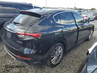 2021 Maserati Levante GranLusso with VIN ZN661XUL9MX372940, listed as a Copart auction lot 74105444 with 0 mi miles and Salvage Title. Bid and sale history available at carsss.com. Image 3.