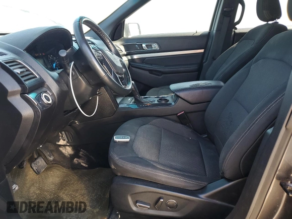 2018 Ford Explorer XLT z VIN 1FM5K7D83JGA54860, wystawiony jako Copart lot #50324645 z przebiegiem 167 304 mil mil oraz Czysty tytuł • Clean title. Historia ofert i sprzedaży dostępna na DreamBid. Obrazek 7.