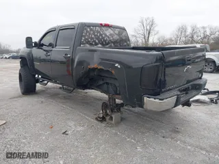 2010 Chevrolet Silverado 1500 LT with VIN 3GCRKSE34AG167328, listed as a IAAI auction lot 41371437 with 101,977 mi miles. Bid and sale history available at carsss.com. Image 3.