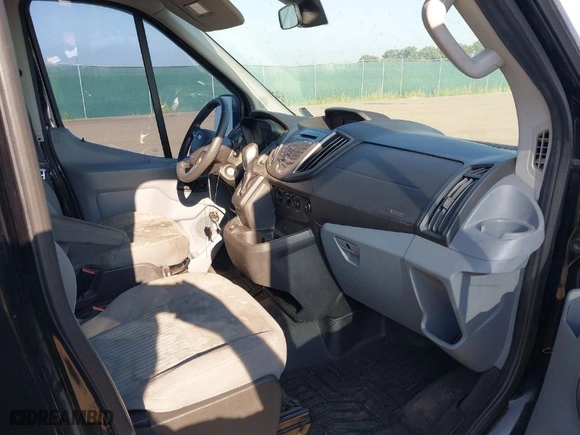 2018 Ford Transit Passenger Wagon XL with VIN 1FBAX2CM5JKA01567, listed as a IAAI auction lot 40198330 with 164,777 mi miles. Bid and sale history available at carsss.com. Image 5.