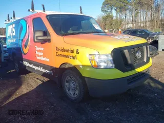 2021 Nissan NV Cargo SV z VIN 1N6BF0KY3MN800985, wystawiony jako IAAI lot #41237984 z przebiegiem 120 472 mil mil oraz . Historia ofert i sprzedaży dostępna na DreamBid. Obrazek 1.