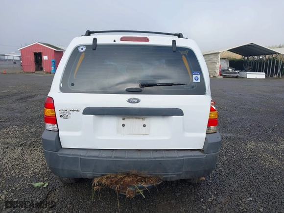 2007 Ford Escape XLS with VIN 1FMYU02Z17KB52415, listed as a IAAI auction lot 40797438 with 231,595 mi miles. Bid and sale history available at carsss.com. Image 15.