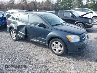 2008 Dodge Caliber SXT z VIN 1B3HB48B18D545043, wystawiony jako IAAI lot #41355291 z przebiegiem 150 727 mil mil oraz . Historia ofert i sprzedaży dostępna na DreamBid. Obrazek 1.