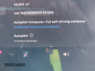 2022 Tesla Model Y Long Range z VIN 7SAYGDEE6NF451259, wystawiony jako IAAI lot #41200775 z przebiegiem 59 683 mil mil oraz . Historia ofert i sprzedaży dostępna na DreamBid. Obrazek 9.