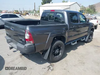 2013 Toyota Tacoma PreRunner z VIN 5TFJX4GN2DX018800, wystawiony jako IAAI lot #42304447 z przebiegiem 188 409 mil mil oraz . Historia ofert i sprzedaży dostępna na DreamBid. Obrazek 4.