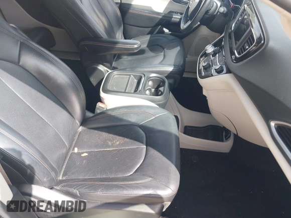 2020 Chrysler Pacifica Touring L z VIN 2C4RC1BG7LR284994, wystawiony jako IAAI lot #41661416 z przebiegiem 101 257 mil mil oraz . Historia ofert i sprzedaży dostępna na DreamBid. Obrazek 5.