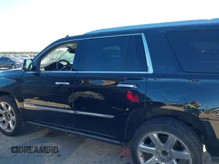 2017 Cadillac Escalade Premium Luxury z VIN 1GYS4CKJ6HR239428, wystawiony jako IAAI lot #42221451 z przebiegiem 87 421 mil mil oraz . Historia ofert i sprzedaży dostępna na DreamBid. Obrazek 14.