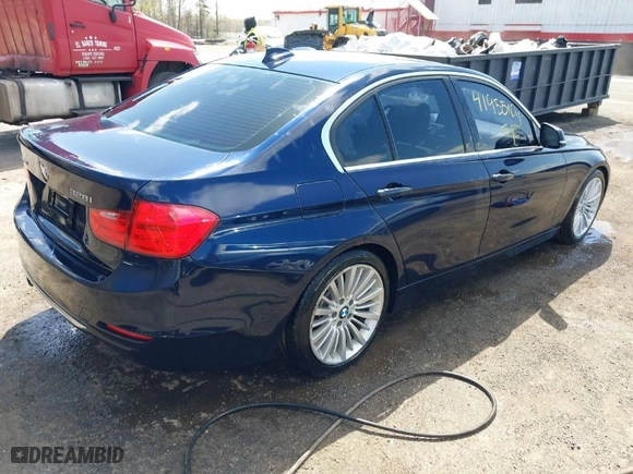 2013 BMW 3 Series 328i xDrive with VIN WBA3B3C54DF532965, listed as a IAAI auction lot 41955104 with 150,455 mi miles. Bid and sale history available at carsss.com. Image 4.