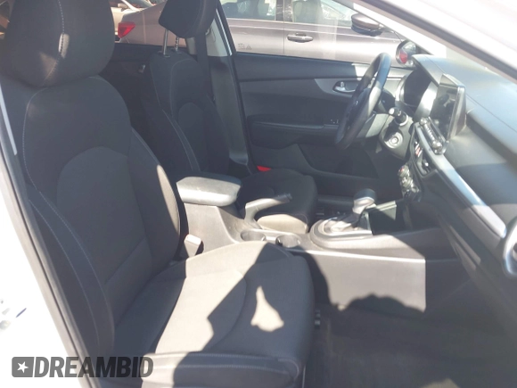 2021 Kia Forte LXS with VIN 3KPF24AD0ME322812, listed as a IAAI auction lot 42317017 with 86,216 mi miles and . Bid and sale history available at DreamBid. Image 5.