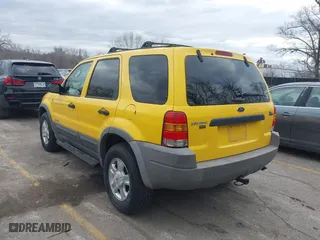 2001 Ford Escape XLT with VIN 1FMYU04171KE58419, listed as a IAAI auction lot 41723939 with 176,759 mi miles. Bid and sale history available at carsss.com. Image 3.