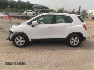 2019 Chevrolet Trax LS with VIN 3GNCJKSB4KL388884, listed as a IAAI auction lot 39924065 with 67,454 mi miles. Bid and sale history available at carsss.com. Image 15.