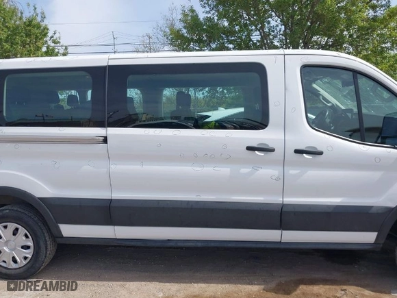 2022 Ford Transit Passenger Wagon XL with VIN 1FBAX2Y81NKA44210, listed as a IAAI auction lot 41878018 with 60,867 mi miles. Bid and sale history available at carsss.com. Image 13.