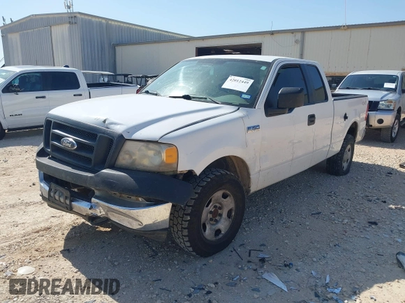 2005 Ford F-150 XLT with VIN 1FTPX14505NA67097, listed as a IAAI auction lot 42012449 with 192,258 mi miles. Bid and sale history available at carsss.com. Image 2.