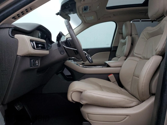 2021 Lincoln Aviator Reserve with VIN 5LM5J7WC4MGL17718, listed as a Copart auction lot 43180165 with 68,596 mi miles and Clean title. Bid and sale history available at DreamBid. Image 7.