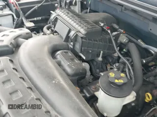 2005 Ford F-150 XLT z VIN 1FTPW12515FB74112, wystawiony jako IAAI lot #43513413 z przebiegiem 289 888 mil mil oraz . Historia ofert i sprzedaży dostępna na DreamBid. Obrazek 12.