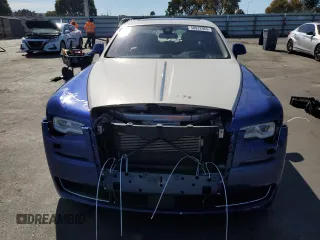 2015 Rolls-Royce Ghost z VIN SCA664S55FUX53413, wystawiony jako Copart lot #50022965 z przebiegiem Nie podano mil oraz Szkody całkowita. Historia ofert i sprzedaży dostępna na DreamBid. Obrazek 5.