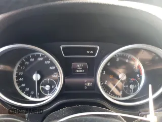 2015 Mercedes-Benz M 350 z VIN 4JGDA5HB1FA460171, wystawiony jako Copart lot #54921395 z przebiegiem 165 061 mil mil oraz Szkoda całkowita • Salvage title. Historia ofert i sprzedaży dostępna na DreamBid. Obrazek 9.