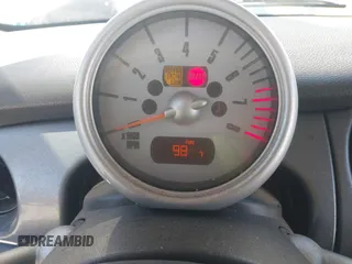 2006 MINI Hardtop с VIN WMWRC33586TK71206, выставлен на аукционе IAAI как лот 42687287 с пробегом 138 086 миль миль и . История ставок и продаж доступна на DreamBid. Изображение 12.