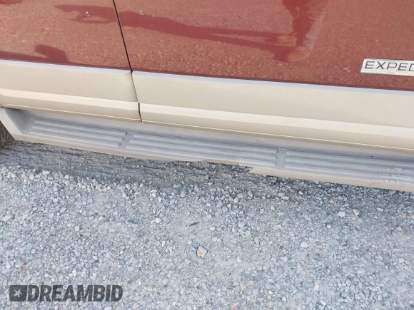 2007 Ford Expedition Eddie Bauer с VIN 1FMFU17527LA44365, выставлен на аукционе IAAI как лот 41886317 с пробегом 236 422 миль миль и . История ставок и продаж доступна на DreamBid. Изображение 6.