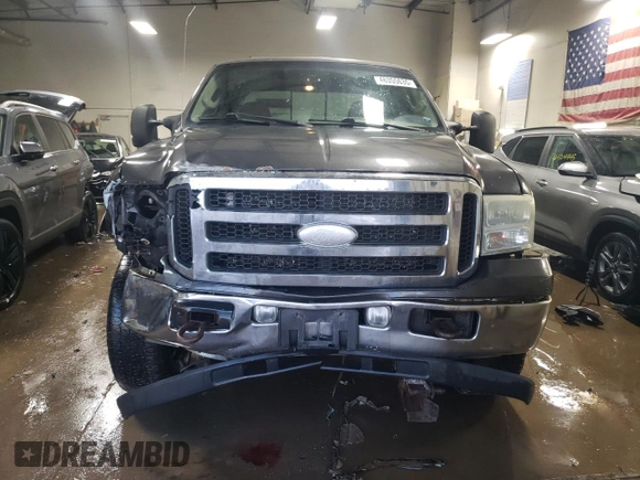 2005 Ford F-250 XL with VIN 1FTSW215X5EC15277, listed as a Copart auction lot 46355635 with 177,231 mi miles and Salvage title. Bid and sale history available at DreamBid. Image 5.