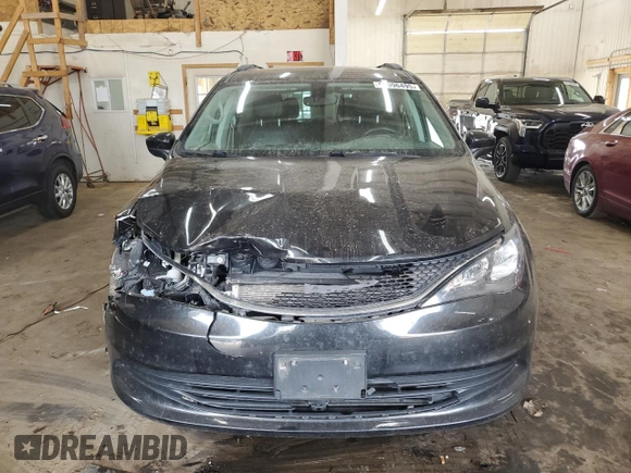 2020 Chrysler Voyager LXi z VIN 2C4RC1DG1LR262227, wystawiony jako Copart lot #50996495 z przebiegiem 115 529 mil mil oraz Szkoda całkowita • Salvage title. Historia ofert i sprzedaży dostępna na DreamBid. Obrazek 5.