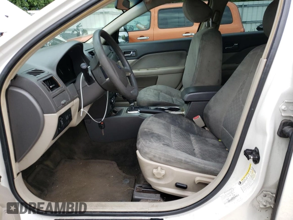 2010 Ford Fusion SE with VIN 3FAHP0HG0AR430215, listed as a Copart auction lot 68219033 with 215,228 mi miles and Non Repairable. Bid and sale history available at DreamBid. Image 7.