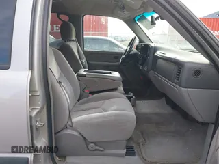 2004 Chevrolet Tahoe Special Service with VIN 1GNEK13V14J221157, listed as a IAAI auction lot 41932600 with 205,296 mi miles. Bid and sale history available at carsss.com. Image 5.