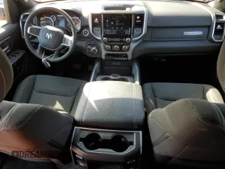 2025 Ram 1500 Big Horn z VIN 1C6SRFFP8SN506775, wystawiony jako Copart lot #48783565 z przebiegiem 24 903 mil mil oraz Szkoda całkowita • Salvage title. Historia ofert i sprzedaży dostępna na DreamBid. Obrazek 8.