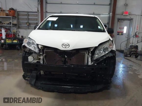 2015 Toyota Sienna L с VIN 5TDZK3DC3FS617518, выставлен на аукционе IAAI как лот 41566048 с пробегом 188 494 миль миль и . История ставок и продаж доступна на DreamBid. Изображение 13.