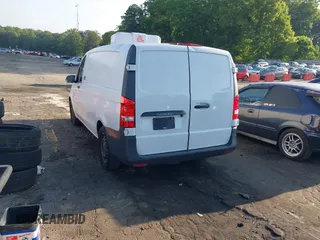 2017 Mercedes-Benz Metris Cargo z VIN WD3PG2EA2H3222972, wystawiony jako IAAI lot #42116177 z przebiegiem 119 839 mil mil oraz . Historia ofert i sprzedaży dostępna na DreamBid. Obrazek 3.