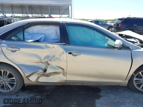 2015 Toyota Camry XLE with VIN 4T1BF1FK9FU486892, listed as a IAAI auction lot 41974039 with 161,175 mi miles. Bid and sale history available at carsss.com. Image 12.