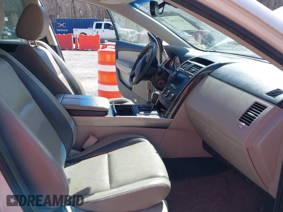 2011 Mazda CX-9 Grand Touring with VIN JM3TB2DA5B0301556, listed as a IAAI auction lot 41771567 with 175,503 mi miles. Bid and sale history available at carsss.com. Image 5.