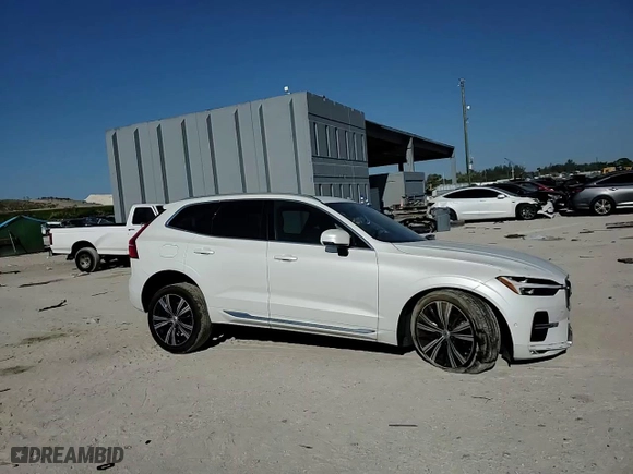 2023 Volvo XC60 Plus Bright Theme with VIN YV4L12DE4P1259474, listed as a Copart auction lot 57927694 with 18,576 mi miles and Salvage Title. Bid and sale history available at carsss.com. Image 11.