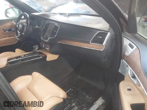 2017 Volvo XC90 Inscription with VIN YV4A22PL0H1115064, listed as a IAAI auction lot 41365600 with 93,503 mi miles. Bid and sale history available at carsss.com. Image 5.