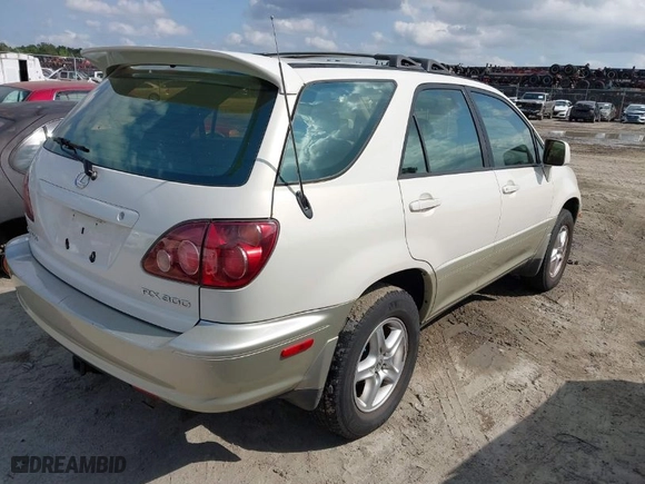 2000 Lexus RX 300 with VIN JT6HF10U5Y0151624, listed as a IAAI auction lot 41997532 with 211,654 mi miles. Bid and sale history available at carsss.com. Image 4.