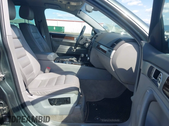 2004 Volkswagen Touareg with VIN WVGEM77L54D061132, listed as a IAAI auction lot 42127905 with 146,801 mi miles and . Bid and sale history available at DreamBid. Image 5.