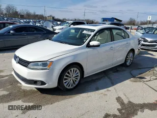 2013 Volkswagen Jetta SEL с VIN 3VWLX7AJ2DM402059, выставлен на аукционе Copart как лот 43459935 с пробегом 175 130 миль миль и Списание • Salvage title. История ставок и продаж доступна на DreamBid. Изображение 1.