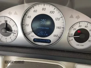 2006 Mercedes-Benz CLK 500 z VIN WDBTK75G26T066514, wystawiony jako IAAI lot #42025408 z przebiegiem 117 449 mil mil oraz . Historia ofert i sprzedaży dostępna na DreamBid. Obrazek 7.
