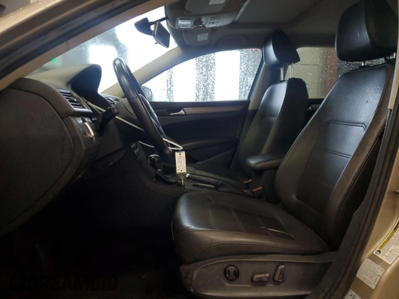 2015 Volkswagen Passat SE с VIN 1VWBV7A38FC072063, выставлен на аукционе Copart как лот 55957005 с пробегом 140 821 миль миль и Чистый • Clean title. История ставок и продаж доступна на DreamBid. Изображение 7.