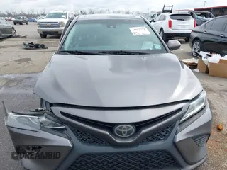 2018 Toyota Camry LE z VIN 4T1B11HK8JU635944, wystawiony jako IAAI lot #41672751 z przebiegiem 174 514 mil mil oraz . Historia ofert i sprzedaży dostępna na DreamBid. Obrazek 12.