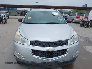 2012 Chevrolet Traverse LS z VIN 1GNKRFED2CJ354122, wystawiony jako IAAI lot #42267587 z przebiegiem 43 585 mil mil oraz . Historia ofert i sprzedaży dostępna na DreamBid. Obrazek 12.