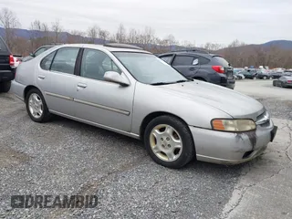 2000 Nissan Altima GXE with VIN 1N4DL01A3YC226341, listed as a IAAI auction lot 41499818 with 173,133 mi miles. Bid and sale history available at carsss.com. Image 1.