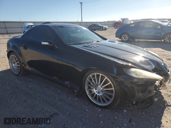 2006 Mercedes-Benz SLK-Class 5.5L AMG with VIN WDBWK73F86F086174, listed as a Copart auction lot 80097784 with 98,352 mi miles and Salvage Title. Bid and sale history available at carsss.com. Image 4.