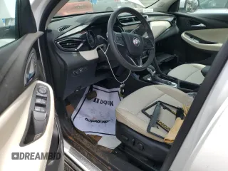 2022 Buick Encore GX Select z VIN KL4MMDS23NB142585, wystawiony jako Copart lot #59618615 z przebiegiem 3 880 mil mil oraz Szkoda całkowita • Salvage title. Historia ofert i sprzedaży dostępna na DreamBid. Obrazek 8.