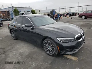2020 BMW 3 Series 330i z VIN 3MW5R1J04L8B11688, wystawiony jako Copart lot #55355505 z przebiegiem 87 498 mil mil oraz Szkoda całkowita • Salvage title. Historia ofert i sprzedaży dostępna na DreamBid. Obrazek 4.