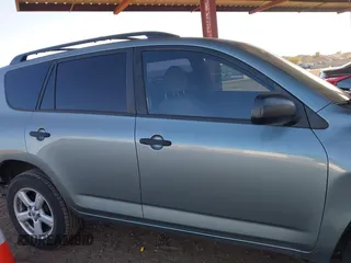 2008 Toyota RAV4 with VIN JTMBK33V985061258, listed as a IAAI auction lot 41668415 with 204,012 mi miles. Bid and sale history available at carsss.com. Image 13.