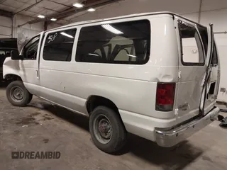 2008 Ford Econoline Passenger XL with VIN 1FBNE31L48DB24380, listed as a IAAI auction lot 40357133 with 241,539 mi miles. Bid and sale history available at carsss.com. Image 3.